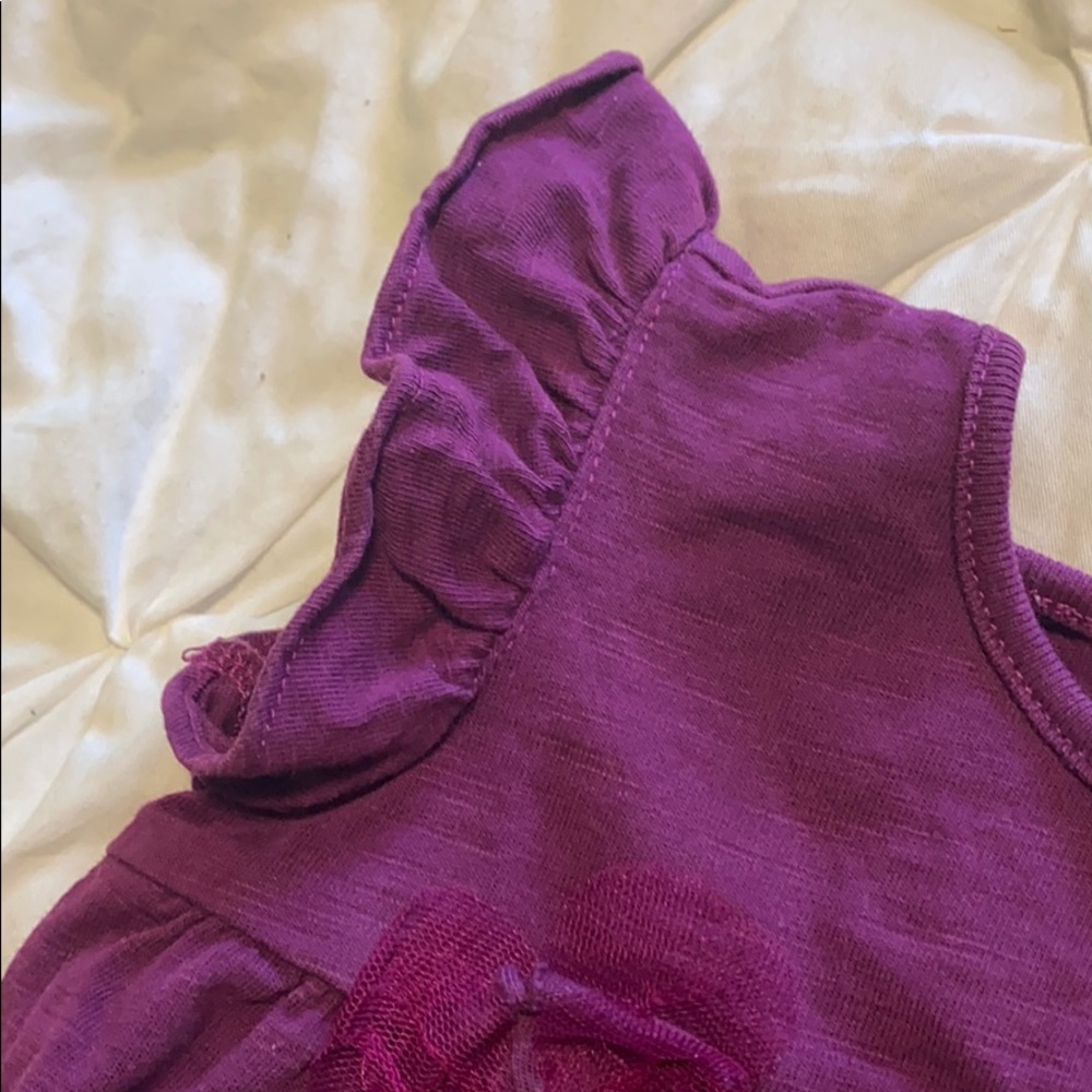 ADORABLE Tea Collection Ruffle Sleeve Baby Tee - Picture 3 of 9